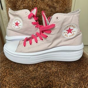 Converse Chuck Taylor All Star in Pink and White